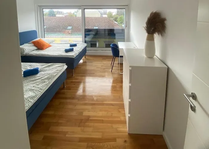 90 M2 With Balcony & Free Parking 公寓