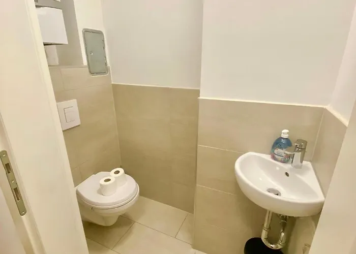 90 M2 With Balcony & Free Parking 公寓 *