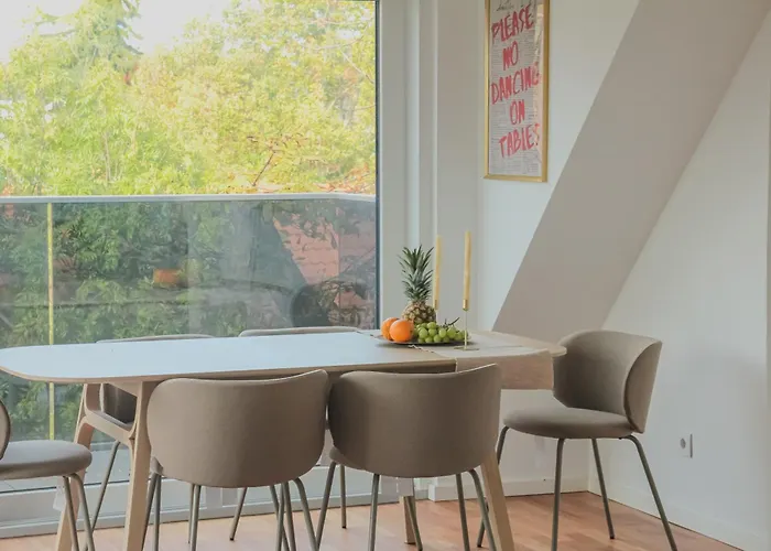90 M2 With Balcony & Free Parking *